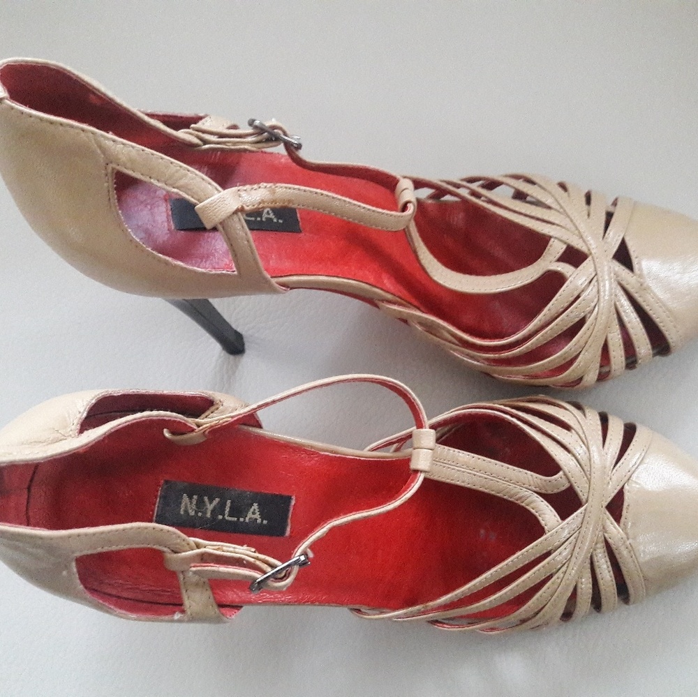 Shoes - Picture 2 of 6
